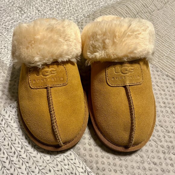 NWT UGG Chestnut - Women’s Slides Clog Mules Size 9 - Picture 1 of 4